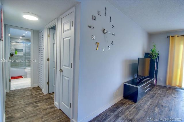 219 NE 14th Ave 307, Hallandale Beach, FL 33009