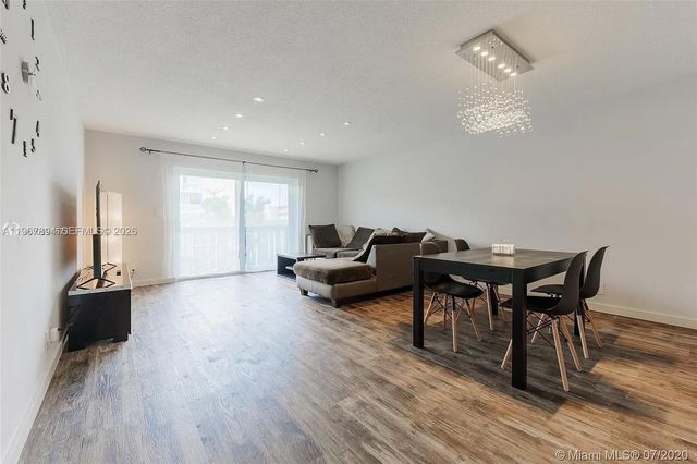 219 NE 14th Ave 307, Hallandale Beach, FL 33009