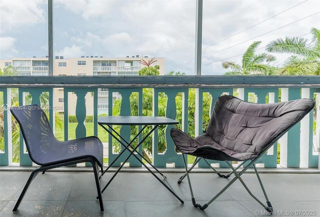 219 NE 14th Ave 307, Hallandale Beach, FL 33009