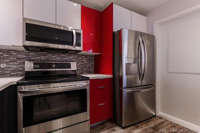 219 NE 14th Ave 307, Hallandale Beach, FL 33009