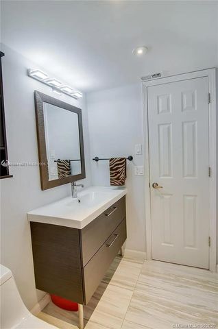 219 NE 14th Ave 307, Hallandale Beach, FL 33009