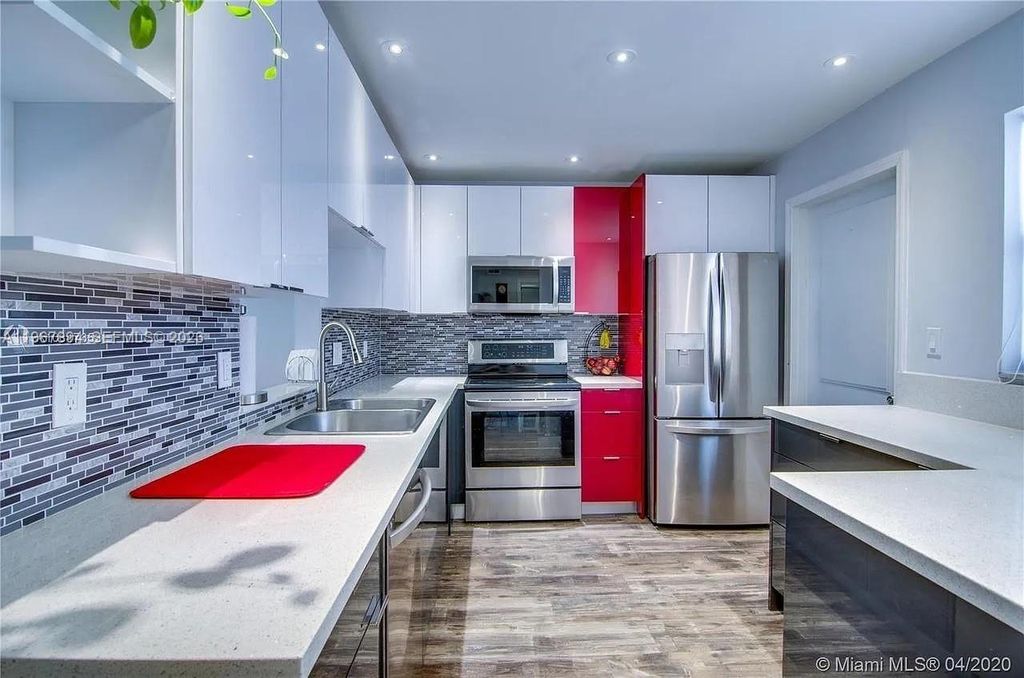 219 NE 14th Ave 307, Hallandale Beach, FL 33009