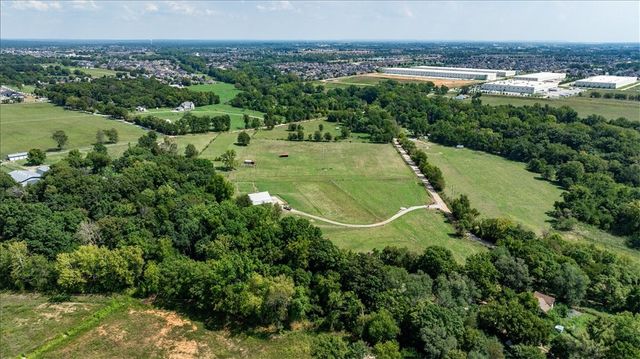 5000 SW Opal Road, Bentonville, AR 72713