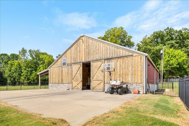 5000 SW Opal Road, Bentonville, AR 72713