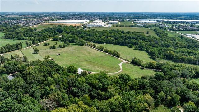 5000 SW Opal Road, Bentonville, AR 72713