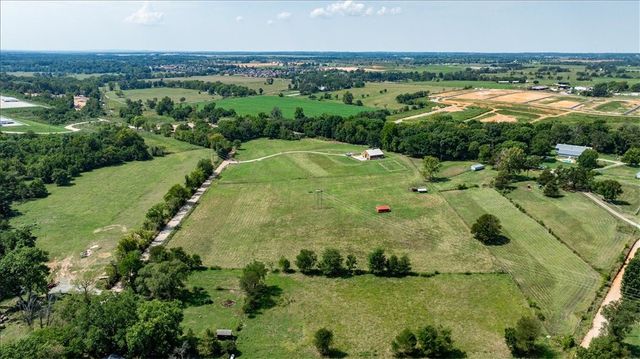 5000 SW Opal Road, Bentonville, AR 72713