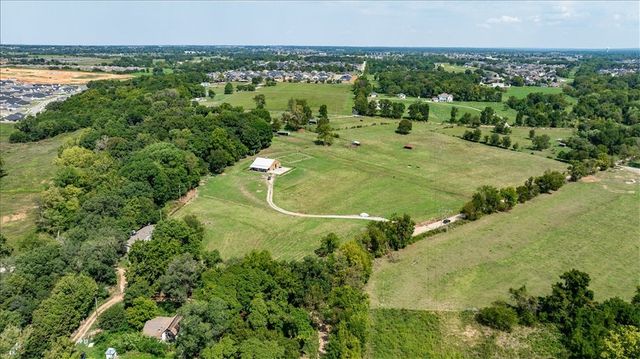 5000 SW Opal Road, Bentonville, AR 72713