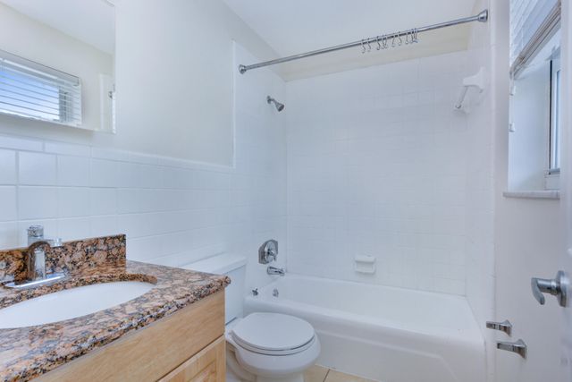 1000 NE 9th Avenue 4, Delray Beach, FL 33483