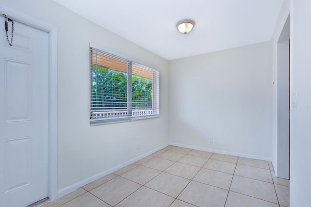1000 NE 9th Avenue 4, Delray Beach, FL 33483
