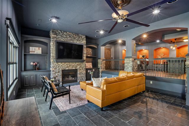 3817 Bluestem Road, Norwalk, IA 50211