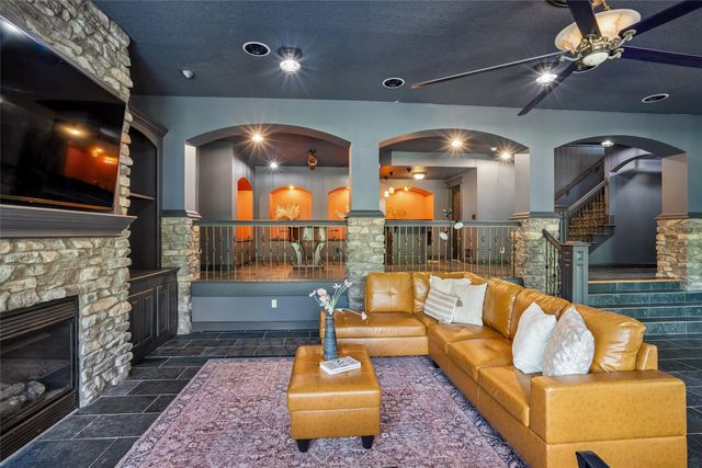 3817 Bluestem Road, Norwalk, IA 50211