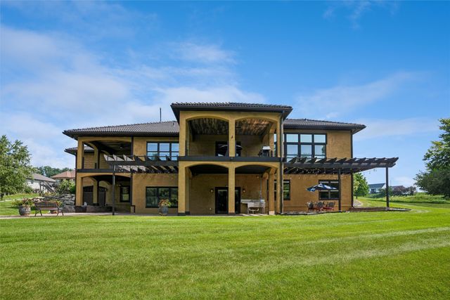 3817 Bluestem Road, Norwalk, IA 50211