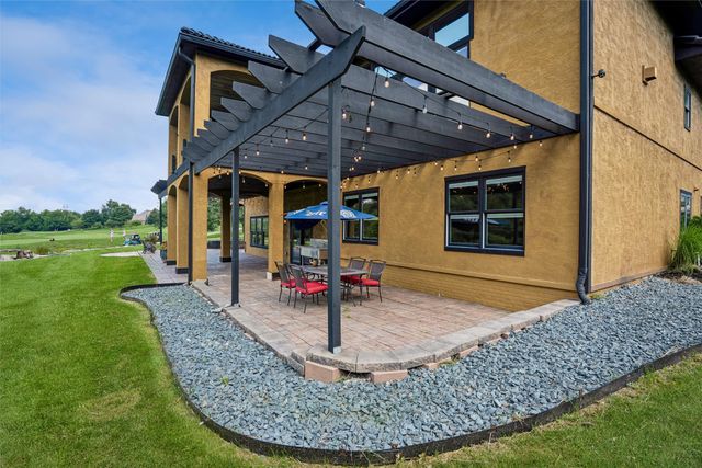 3817 Bluestem Road, Norwalk, IA 50211