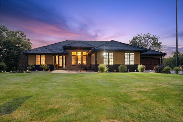 3817 Bluestem Road, Norwalk, IA 50211