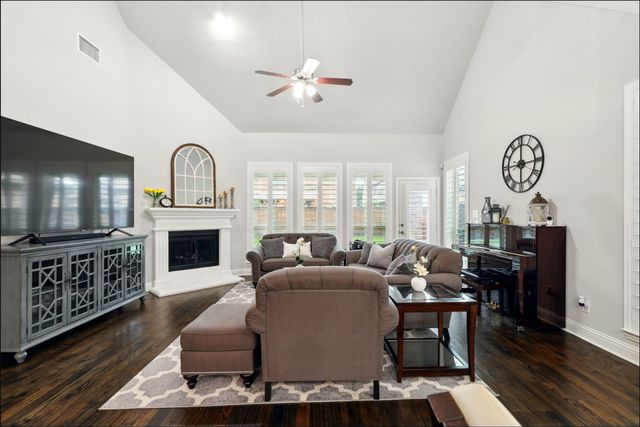 3041 Little Ml, The Colony, TX 75056