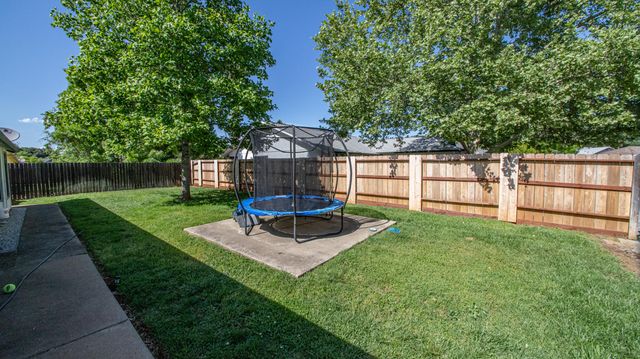 1695 Canter Court, Redding, CA 96002