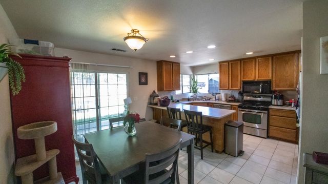 1695 Canter Court, Redding, CA 96002