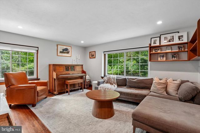 117 E MILL RD, Flourtown, PA 19031