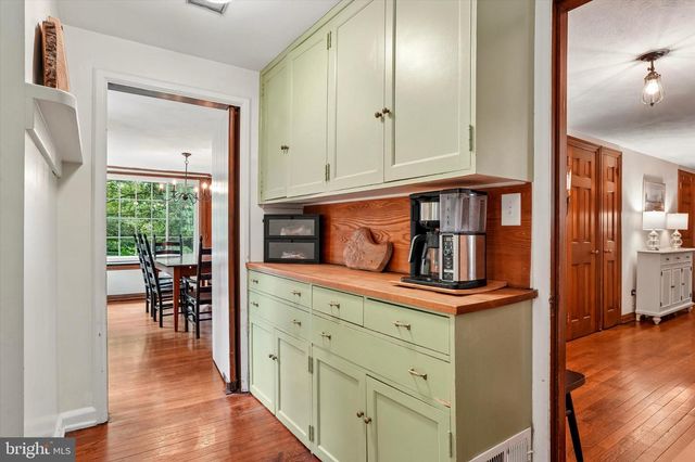 117 E MILL RD, Flourtown, PA 19031