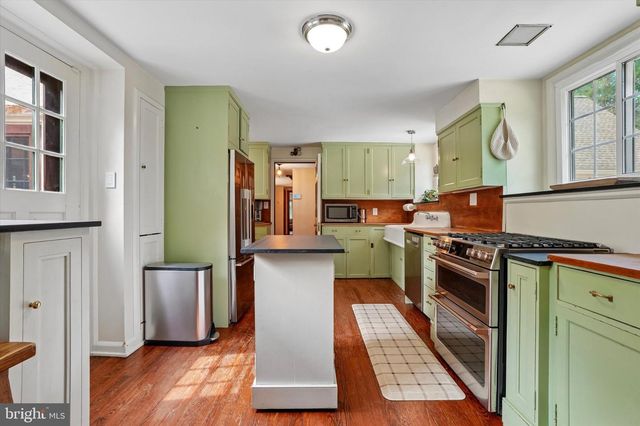117 E MILL RD, Flourtown, PA 19031
