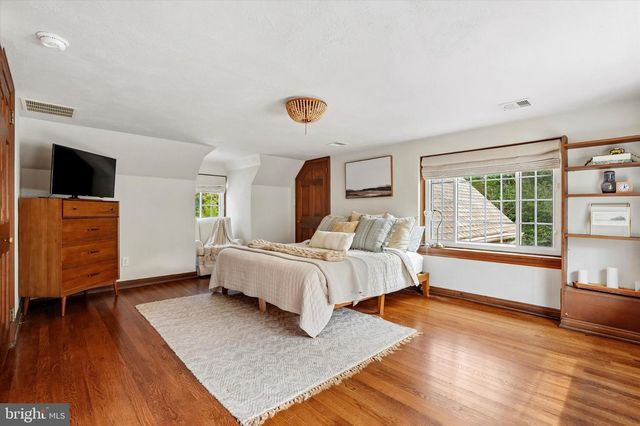 117 E MILL RD, Flourtown, PA 19031
