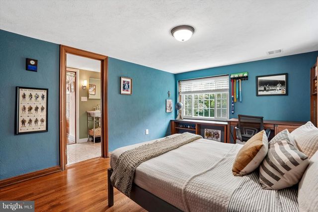 117 E MILL RD, Flourtown, PA 19031