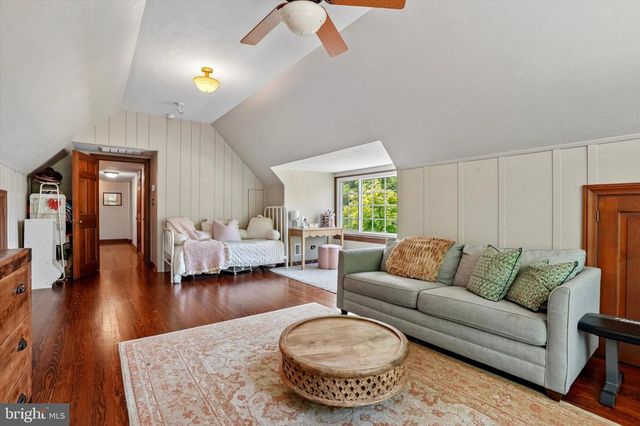 117 E MILL RD, Flourtown, PA 19031