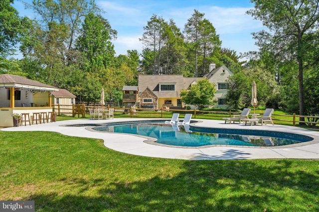 117 E MILL RD, Flourtown, PA 19031