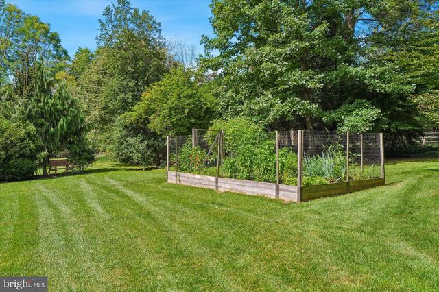 117 E MILL RD, Flourtown, PA 19031