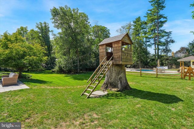 117 E MILL RD, Flourtown, PA 19031