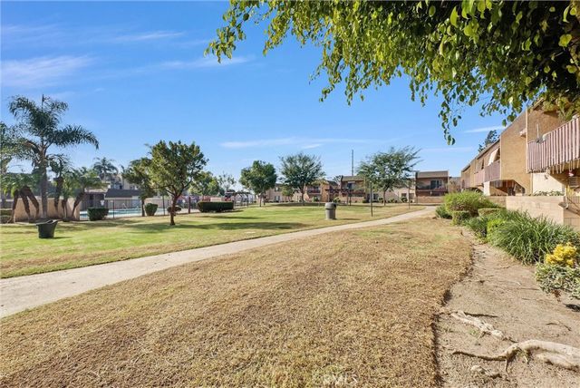 801 S Lyon 42, Santa Ana, CA 92705