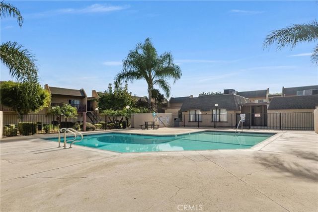 801 S Lyon 42, Santa Ana, CA 92705