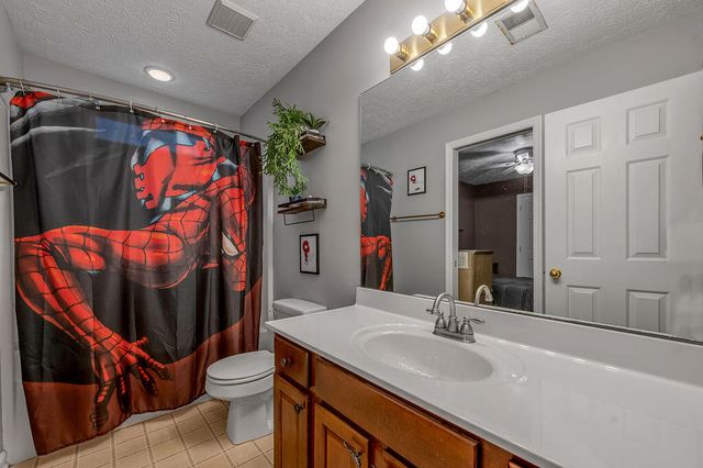 717 Rambling Creek Drive, Lexington, KY 40509