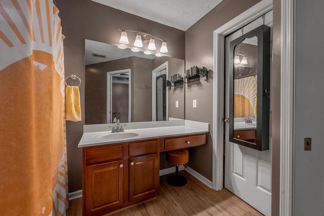 717 Rambling Creek Drive, Lexington, KY 40509