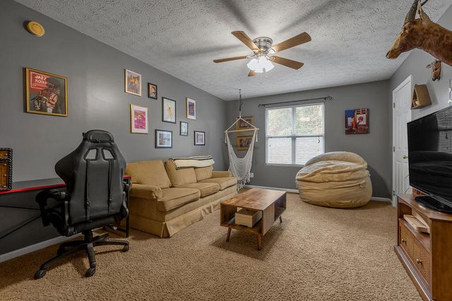 717 Rambling Creek Drive, Lexington, KY 40509