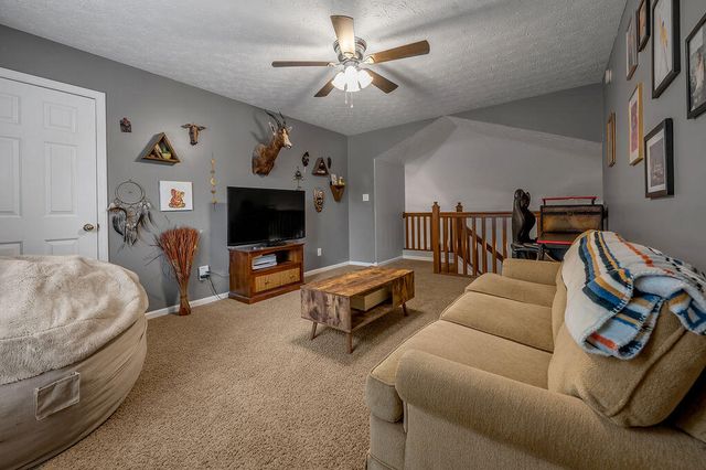717 Rambling Creek Drive, Lexington, KY 40509