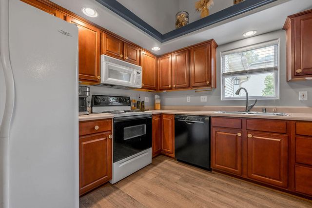 717 Rambling Creek Drive, Lexington, KY 40509