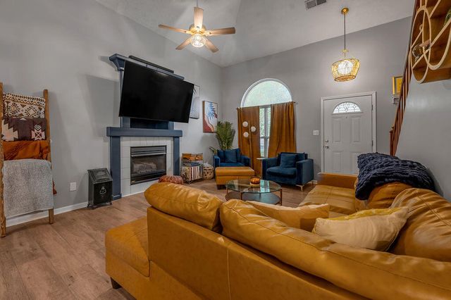 717 Rambling Creek Drive, Lexington, KY 40509