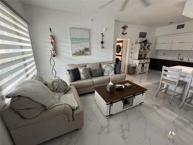 200 GARDENS EDGE DRIVE 214, Venice, FL 34285