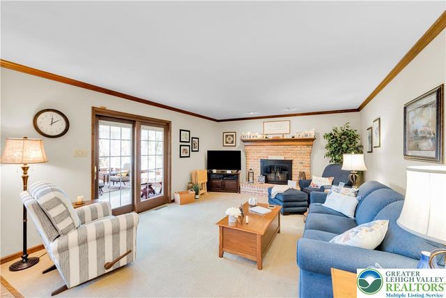 4059 Old Sentry Road, South Whitehall Twp, PA 18104