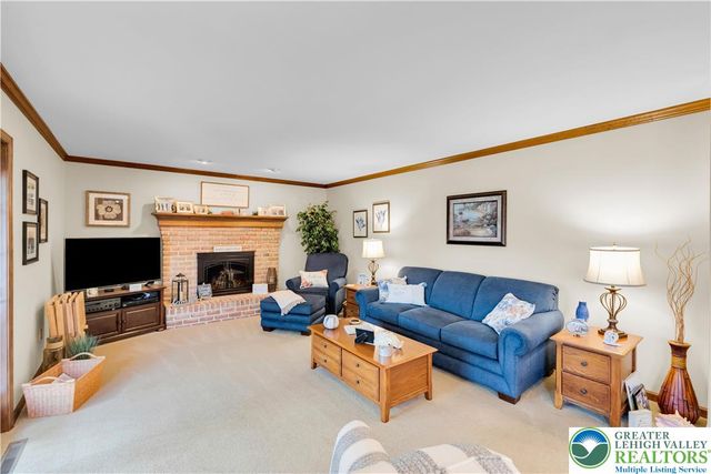 4059 Old Sentry Road, South Whitehall Twp, PA 18104