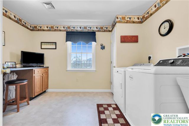 4059 Old Sentry Road, South Whitehall Twp, PA 18104