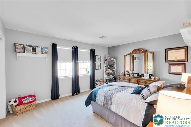 4059 Old Sentry Road, South Whitehall Twp, PA 18104