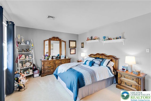 4059 Old Sentry Road, South Whitehall Twp, PA 18104