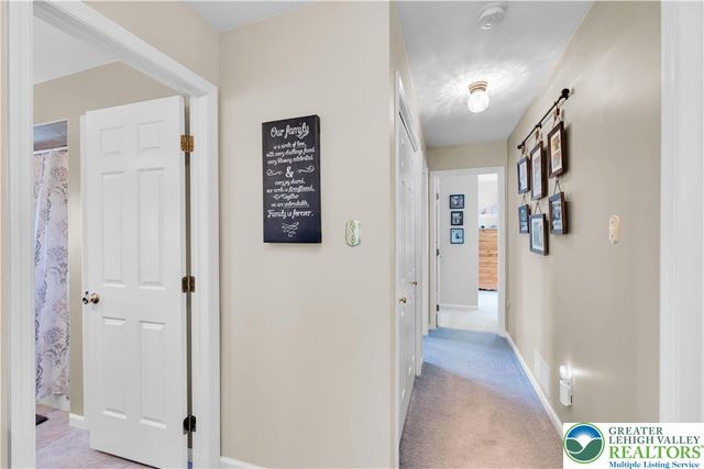 4059 Old Sentry Road, South Whitehall Twp, PA 18104