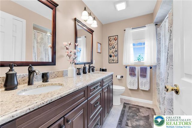 4059 Old Sentry Road, South Whitehall Twp, PA 18104