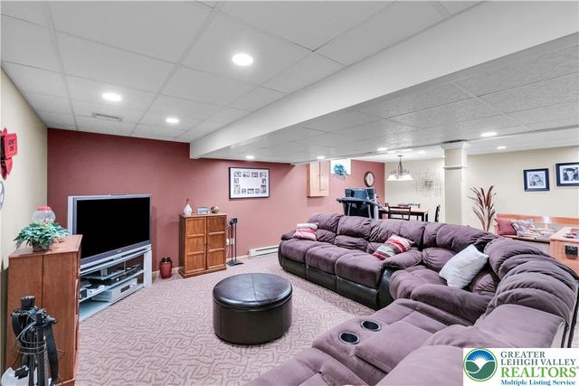 4059 Old Sentry Road, South Whitehall Twp, PA 18104