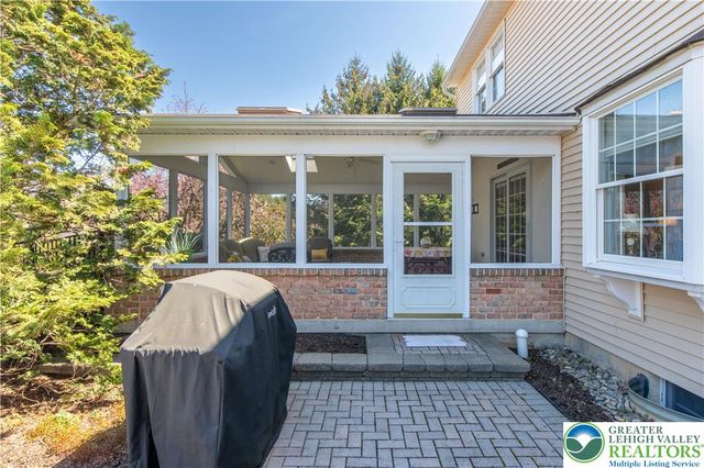 4059 Old Sentry Road, South Whitehall Twp, PA 18104