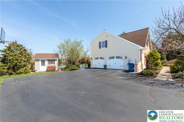4059 Old Sentry Road, South Whitehall Twp, PA 18104