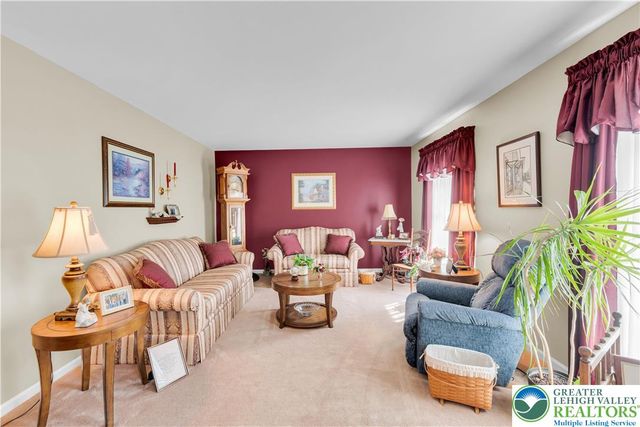 4059 Old Sentry Road, South Whitehall Twp, PA 18104